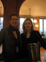 Hannele Räikkönen ja Petra Kortelainen h-hetken alla.